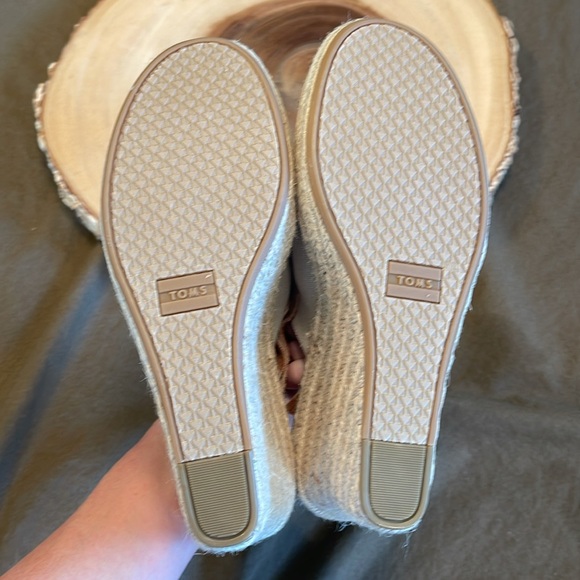NWT TOMS Monica natural Oxford wedge size size 9, never worn - Picture 12 of 12